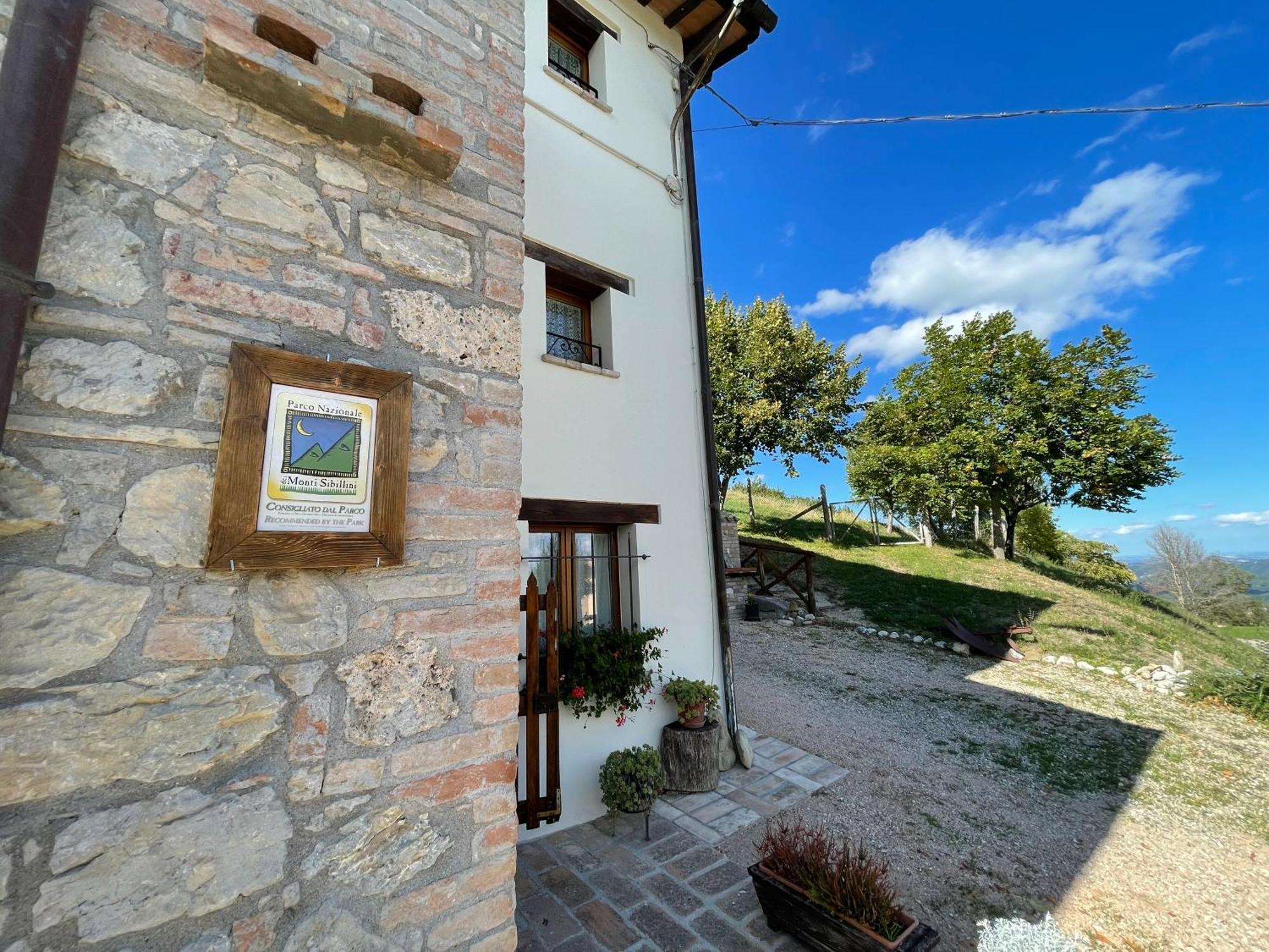 Agriturismo Le Castellare Montemonaco Exterior foto